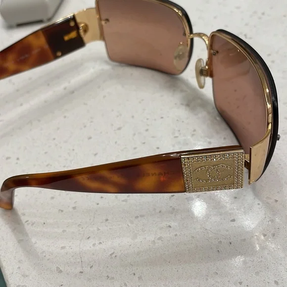 Chanel 4095-B 4095B Swarovski Sunglasses Tortoise display picture 3